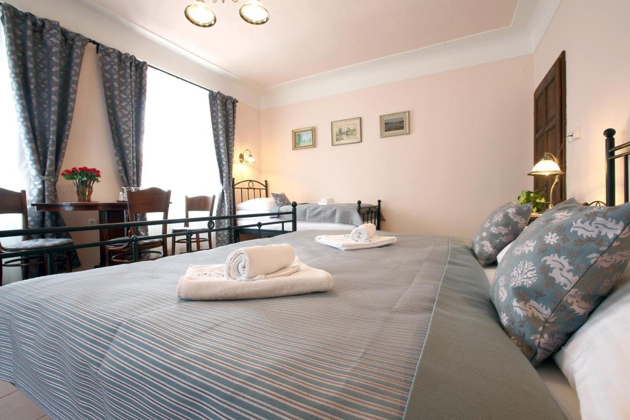 Penzion Na 15. Poledniku Hotel Jindrichuv Hradec Exterior photo