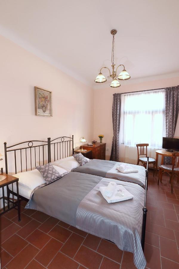 Penzion Na 15. Poledniku Hotel Jindrichuv Hradec Exterior photo
